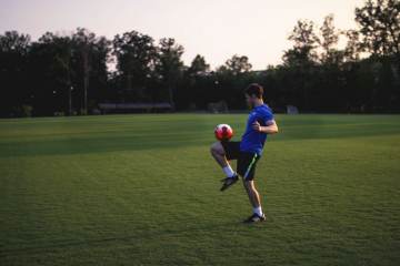 反转了！FIFA官方澄清：世界杯版权不是白菜价，而是区域史最高价（配图示意）